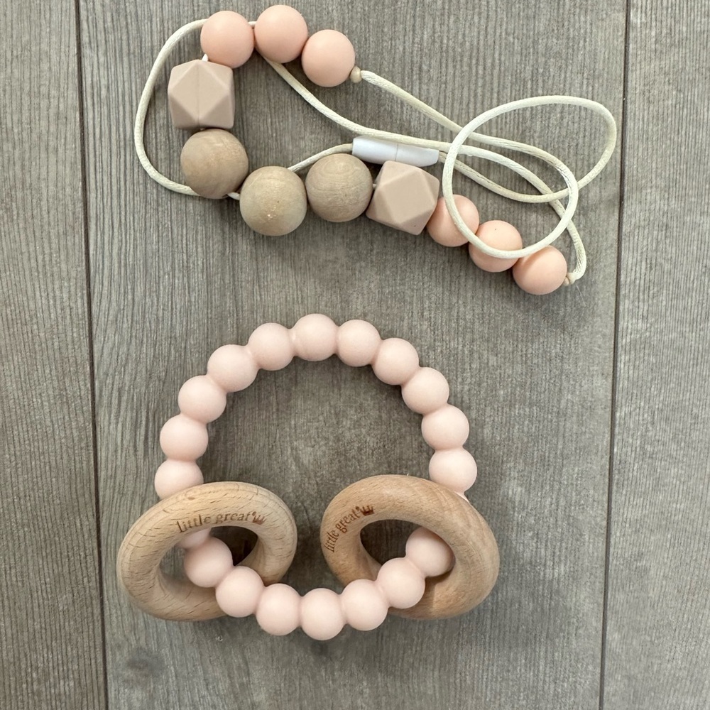 Little great teether & matching teething necklace